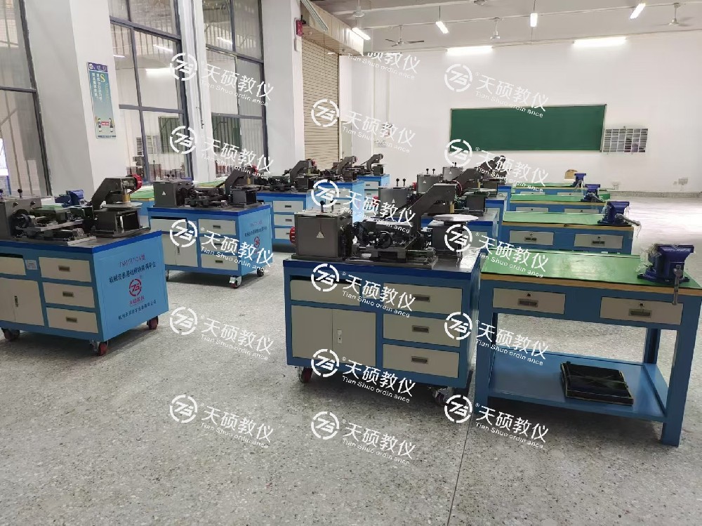 廣東省技師學(xué)院機(jī)械設(shè)備裝備與自動(dòng)控制專業(yè)建設(shè)項(xiàng)目順利安裝、調(diào)試、驗(yàn)收通過！